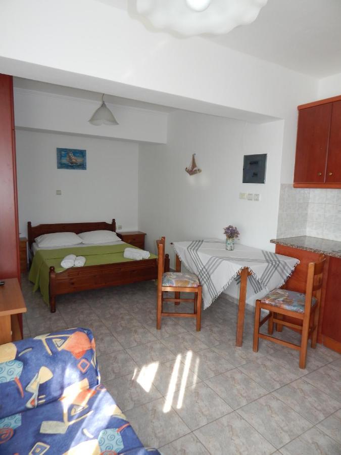 Andreas Studios Romanon Екстериор снимка